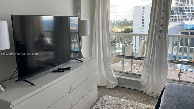 Building Photo - 4020 Galt Ocean Dr