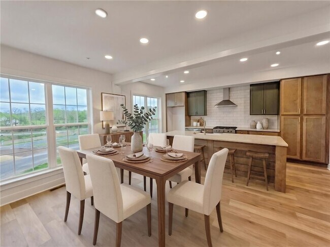 Building Photo - 317 Palisade Wy