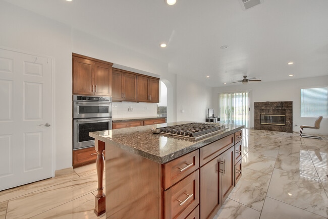Building Photo - 3571 Rio Ranch Rd