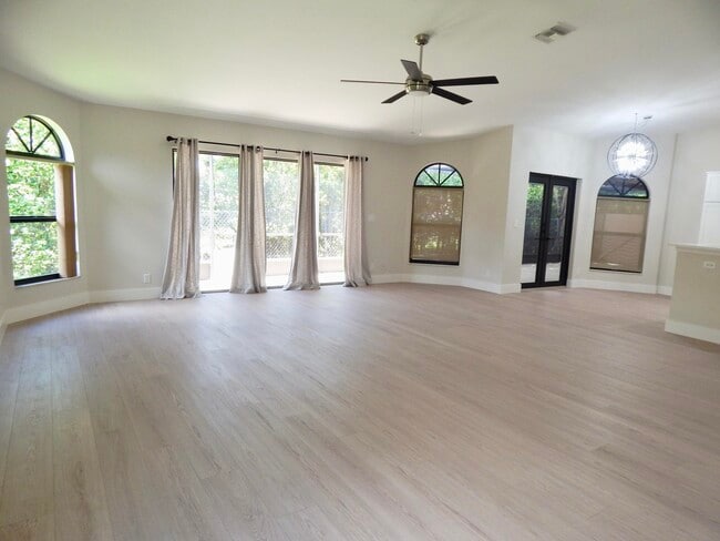 Building Photo - 22864 Marbella Cir