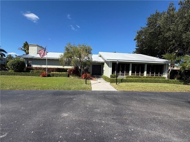 Building Photo - 800 NW Fork Rd