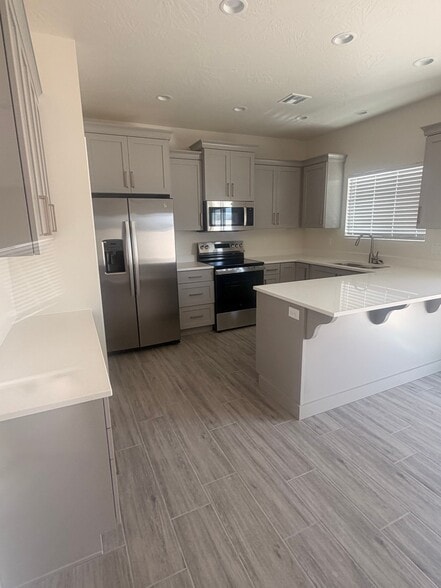 Building Photo - 51 S 4375 W