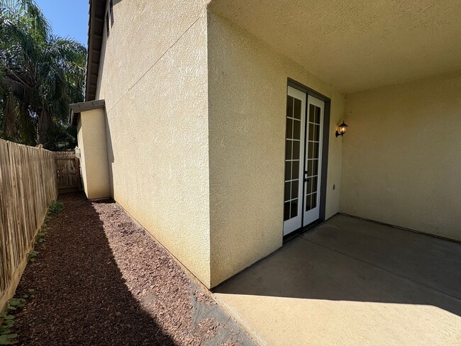 Building Photo - Two story home in SW Visalia coming soon!