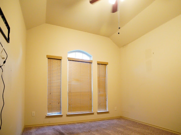 Building Photo - 213 Warbler Dr