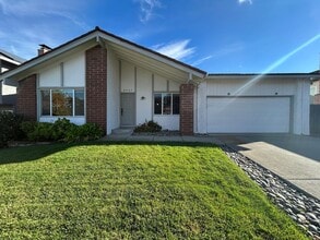 Building Photo - Sought after Concord Crossings Community 4...