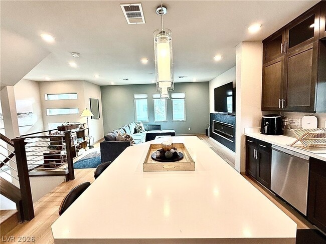 Building Photo - 8044 Carpenter Creek Ave