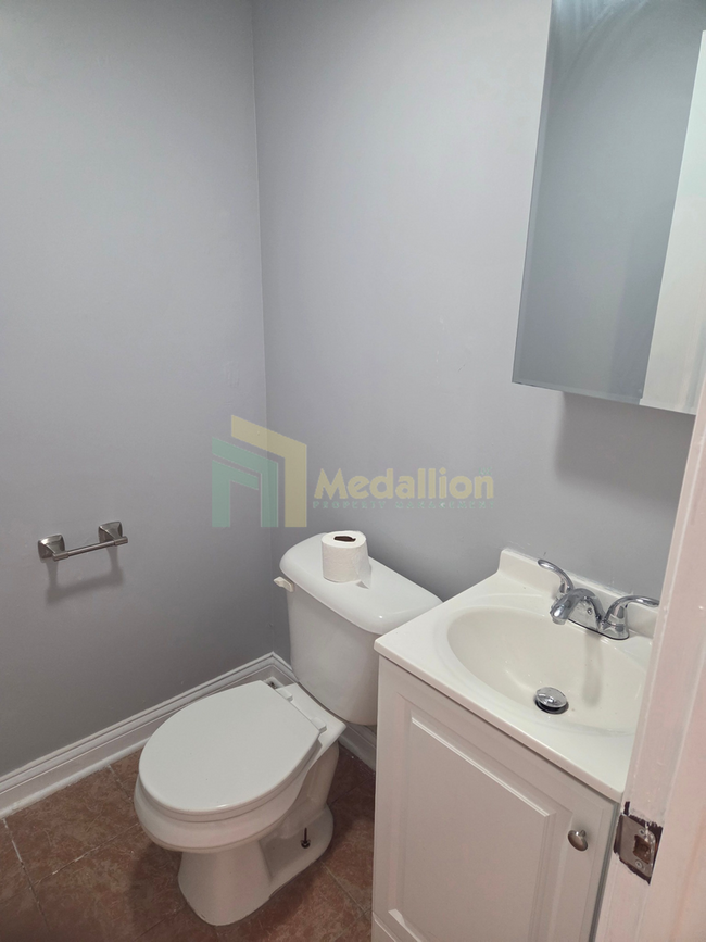 Building Photo - 1702 W Edmaire St