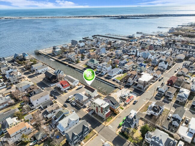 Building Photo - 2 Bedle Pl