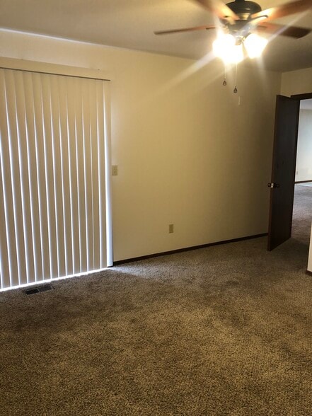 Building Photo - 9137 Knottingham