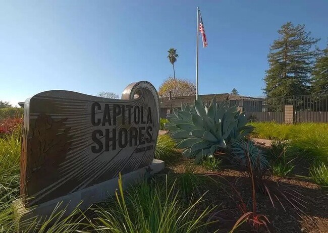 Building Photo - Walk to Capitola Esplanade and Beach!