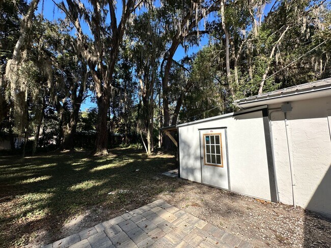 Building Photo - Cozy 1-Bedroom Cottage | All Utilities Included | Pet-Friendly