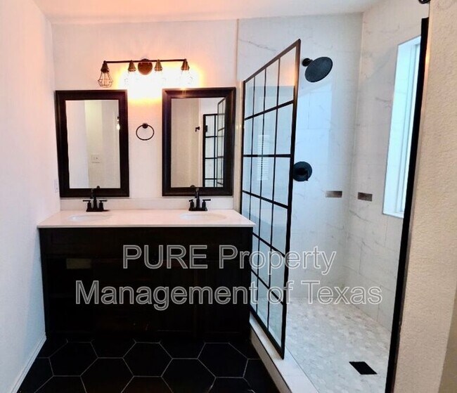 Building Photo - 1424 Roxanne's Run