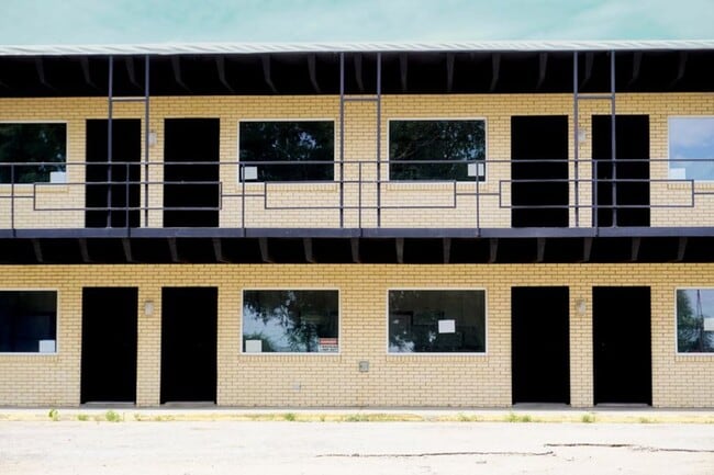 Building Photo - 1408 Buffalo Jones Ave