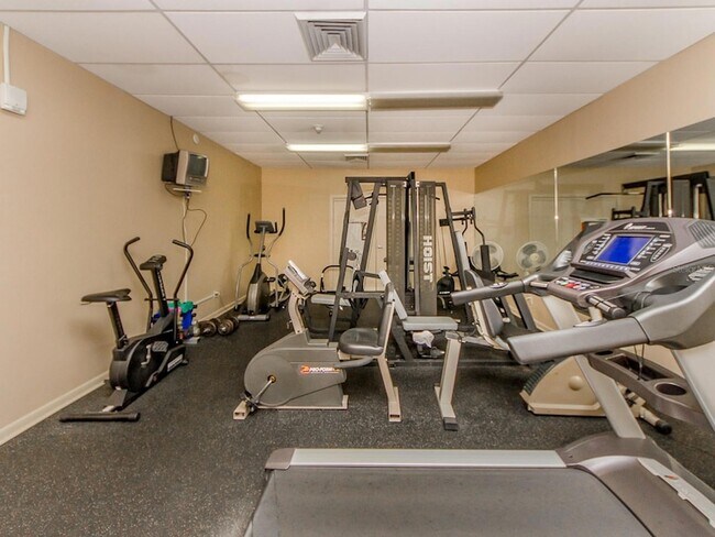 Building Photo - 675 S Gulfview Blvd