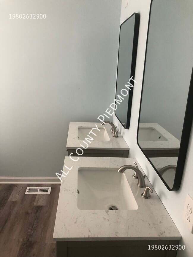 Building Photo - 10009 Rockwood Rd