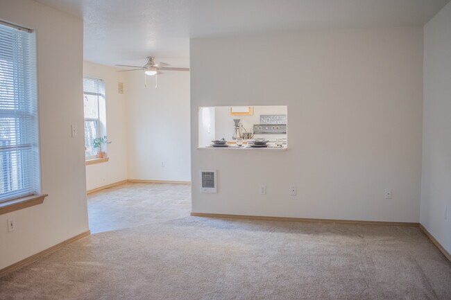 Building Photo - 18619 SW McClarey Dr
