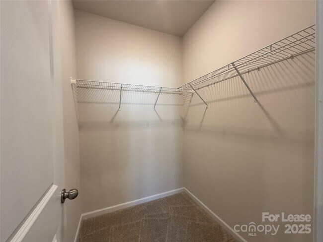 Building Photo - 403 Wescott St