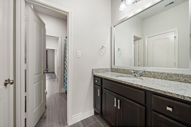 Building Photo - 3907 Pinecrest Peak Dr