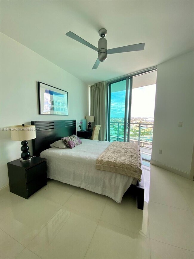 Building Photo - 350 S Miami Ave