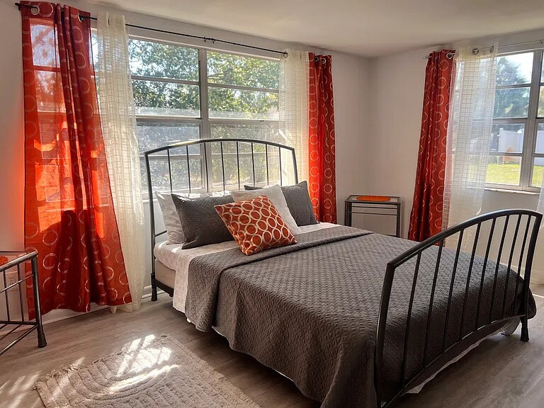 Building Photo - 7414 San Carlos Dr