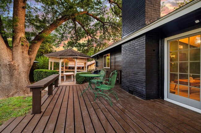 Building Photo - 4807 Carsonhill Dr