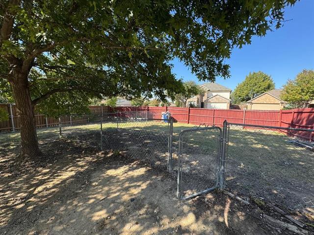 Building Photo - 9205 Lenox Dr