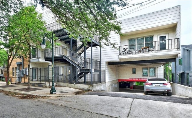 Building Photo - 2710 San Pedro St