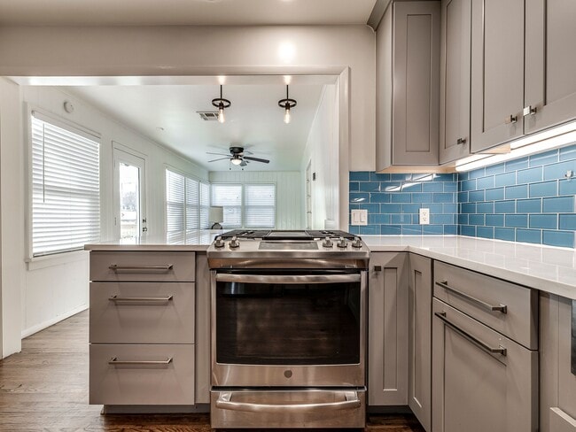 Building Photo - 458 S Indianapolis Ave