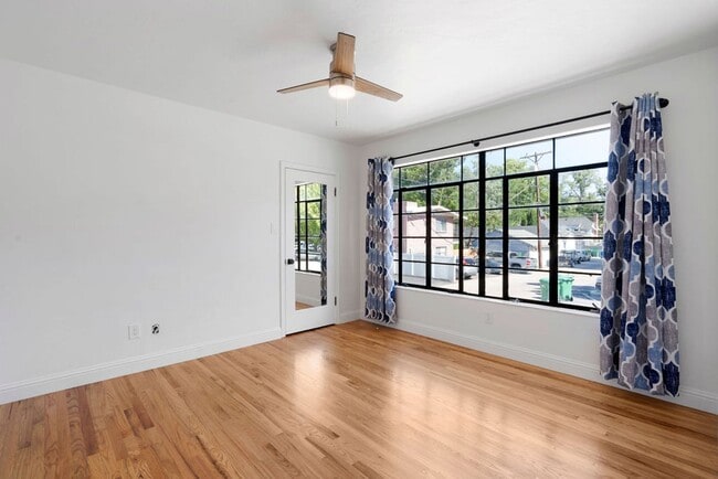 Building Photo - 640/642 West 1st Street