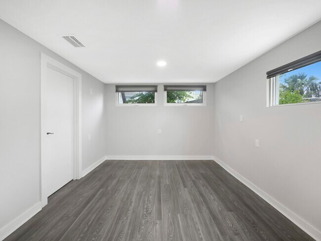 Building Photo - 5084 Atlantic View