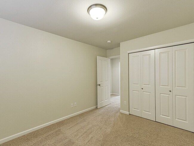 Building Photo - Application Approved - Stunning 4+ Bedroom 2.5 Bath Lea Hill, Auburn