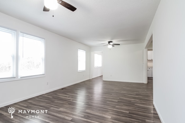 Building Photo - 126 Saturn Ln