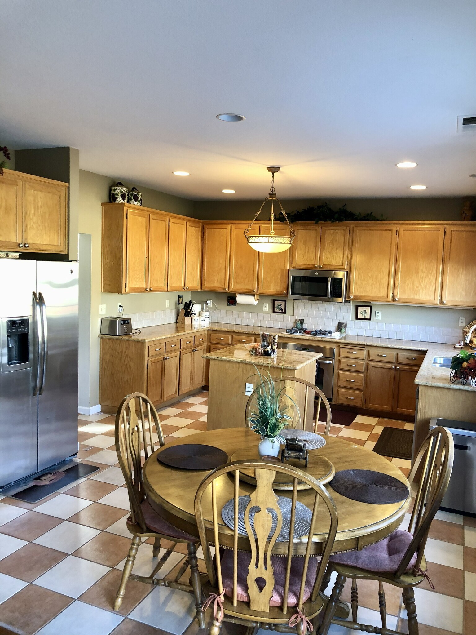 Building Photo - 2755 Huff Dr