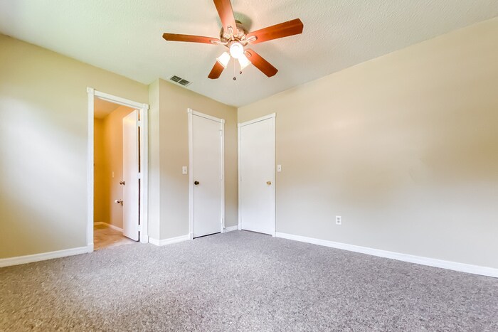Building Photo - 39643 Meadowood Loop