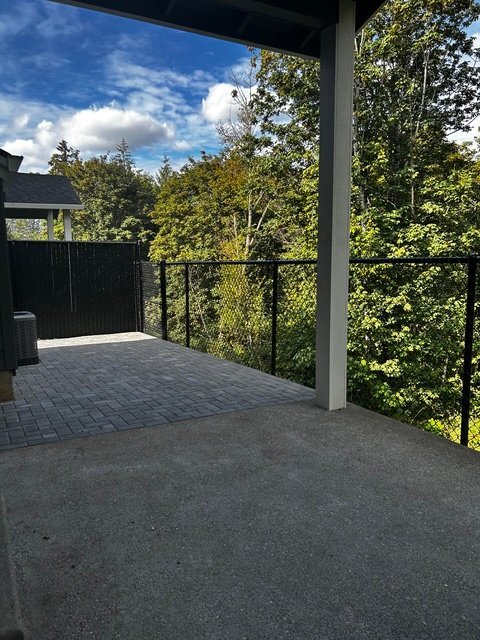 Building Photo - 1054 NE Regan Hill Loop