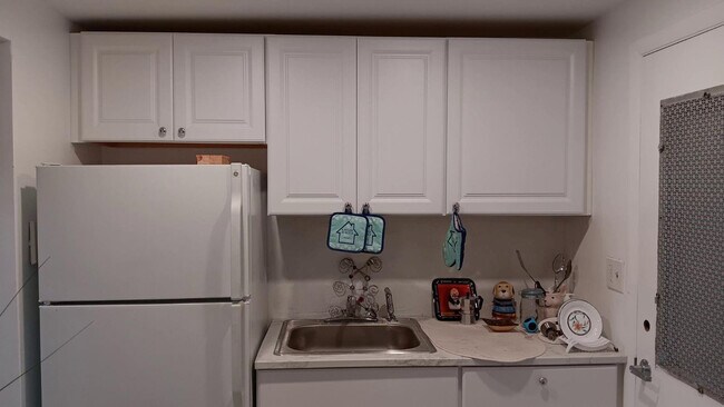 Building Photo - 17090 NE 14th Ave