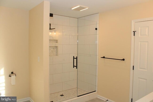 Building Photo - 775 DRIVE