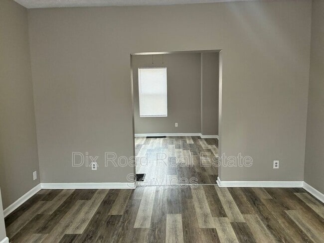 Building Photo - 715 Lorain Ave