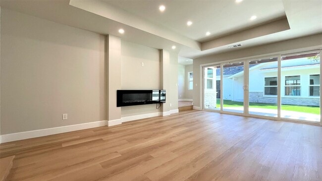 Building Photo - 3BD/2BA - Stylish Home Near Valley Fair Ma...