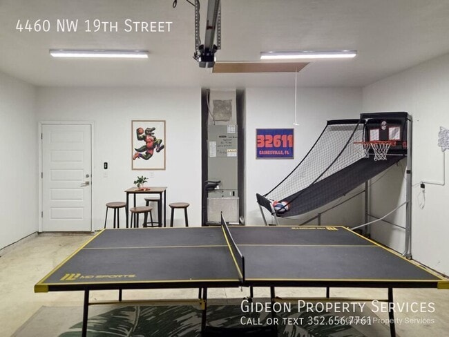 Building Photo - 4460 NW 19th St