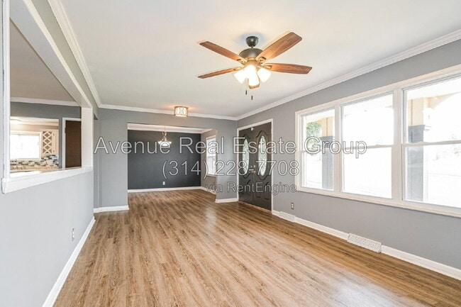 Building Photo - 705 Wickerleigh Terrace