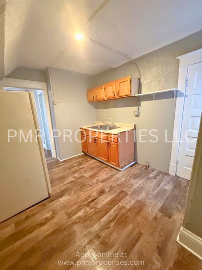 Building Photo - 2856 Bristol St