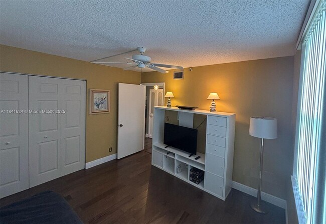 Building Photo - 14575 Bonaire Blvd