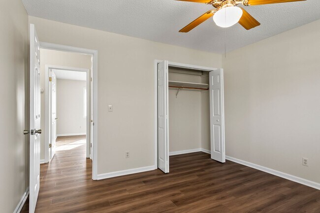 Building Photo - 2BR/1BA Duplex in Coker – Available Now