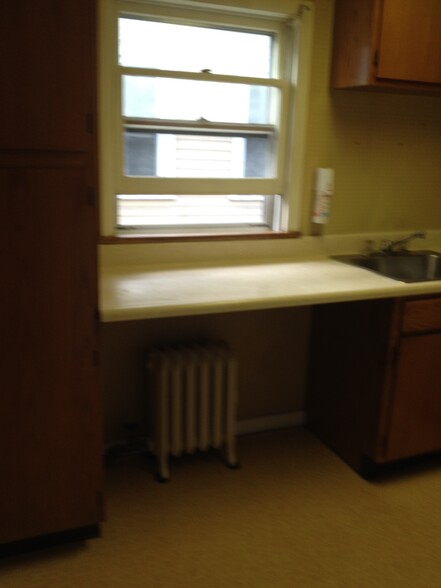 kitchen - 1211 Marion St