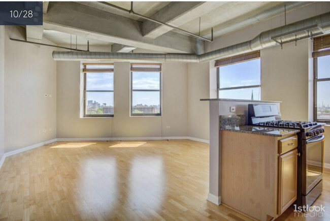 Building Photo - 1550 S Blue Island Ave