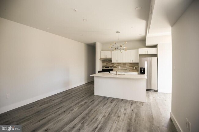 Building Photo - 537 N 35th St