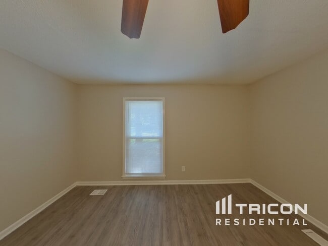 Building Photo - 63 Woodpond Ct