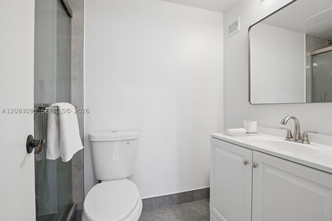 Building Photo - 3505 S Ocean Dr