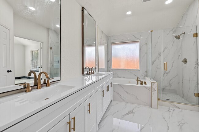 Building Photo - 10703 White Bridge Ln